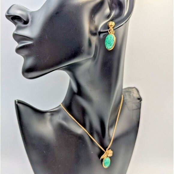 Vintage Amco 12K Yellow Gold Filled Green Pekin Glass Set Necklace Earrings - Picture 6 of 16